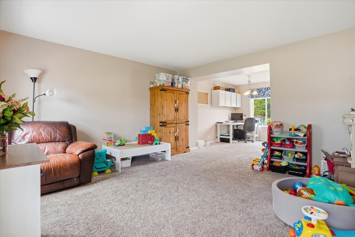 207 Briar Ridge Lane, Lake Villa, IL 60046