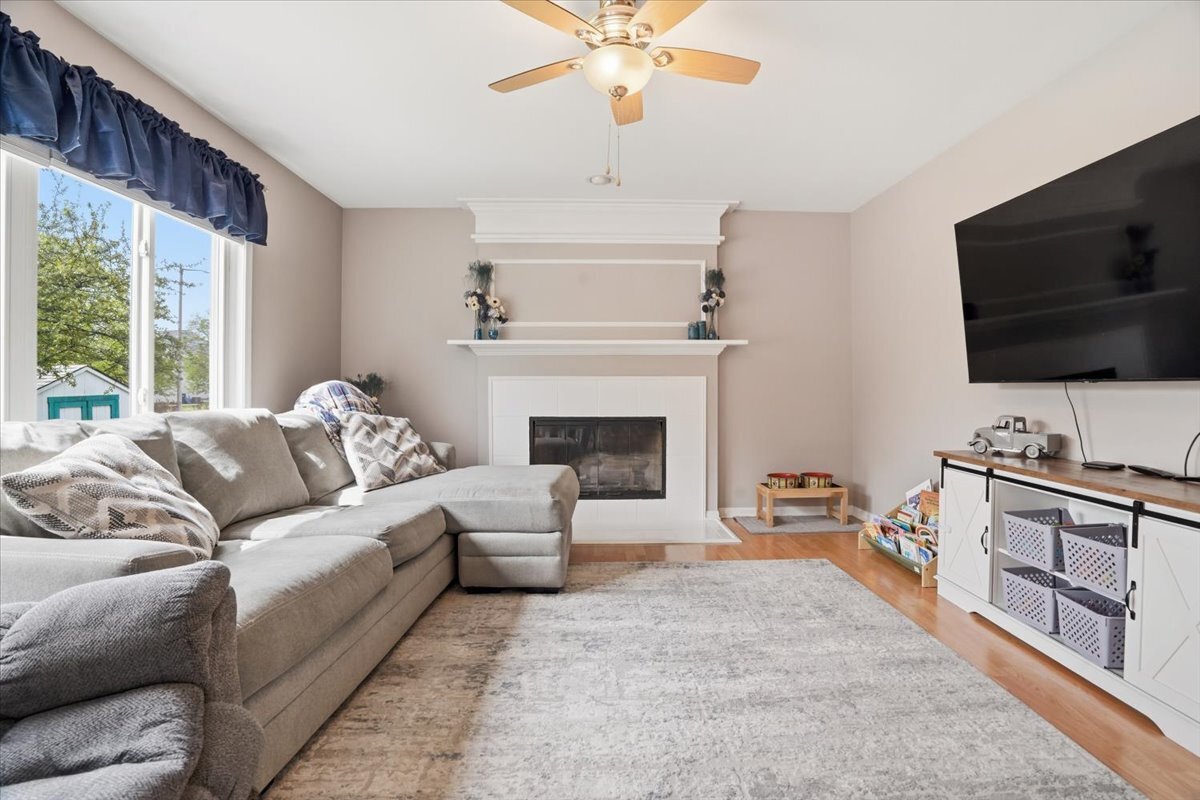 207 Briar Ridge Lane, Lake Villa, IL 60046