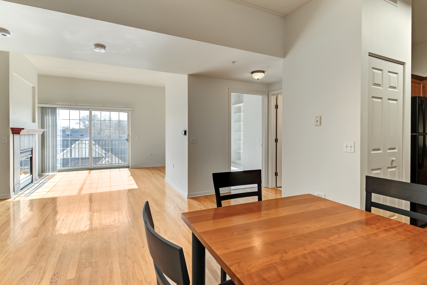 Clarendon Hills, IL 60514