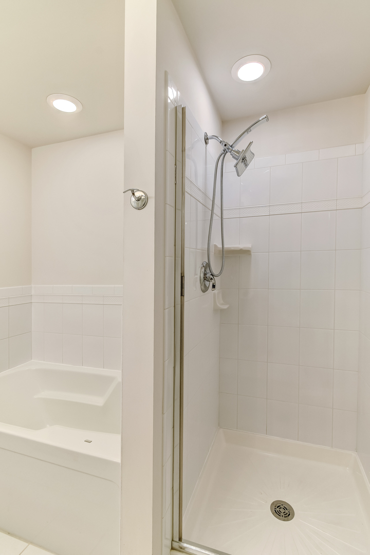 Clarendon Hills, IL 60514