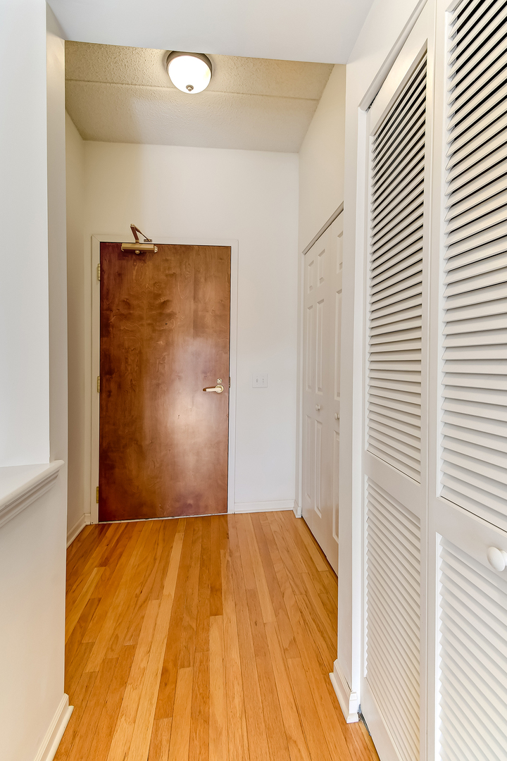 Clarendon Hills, IL 60514