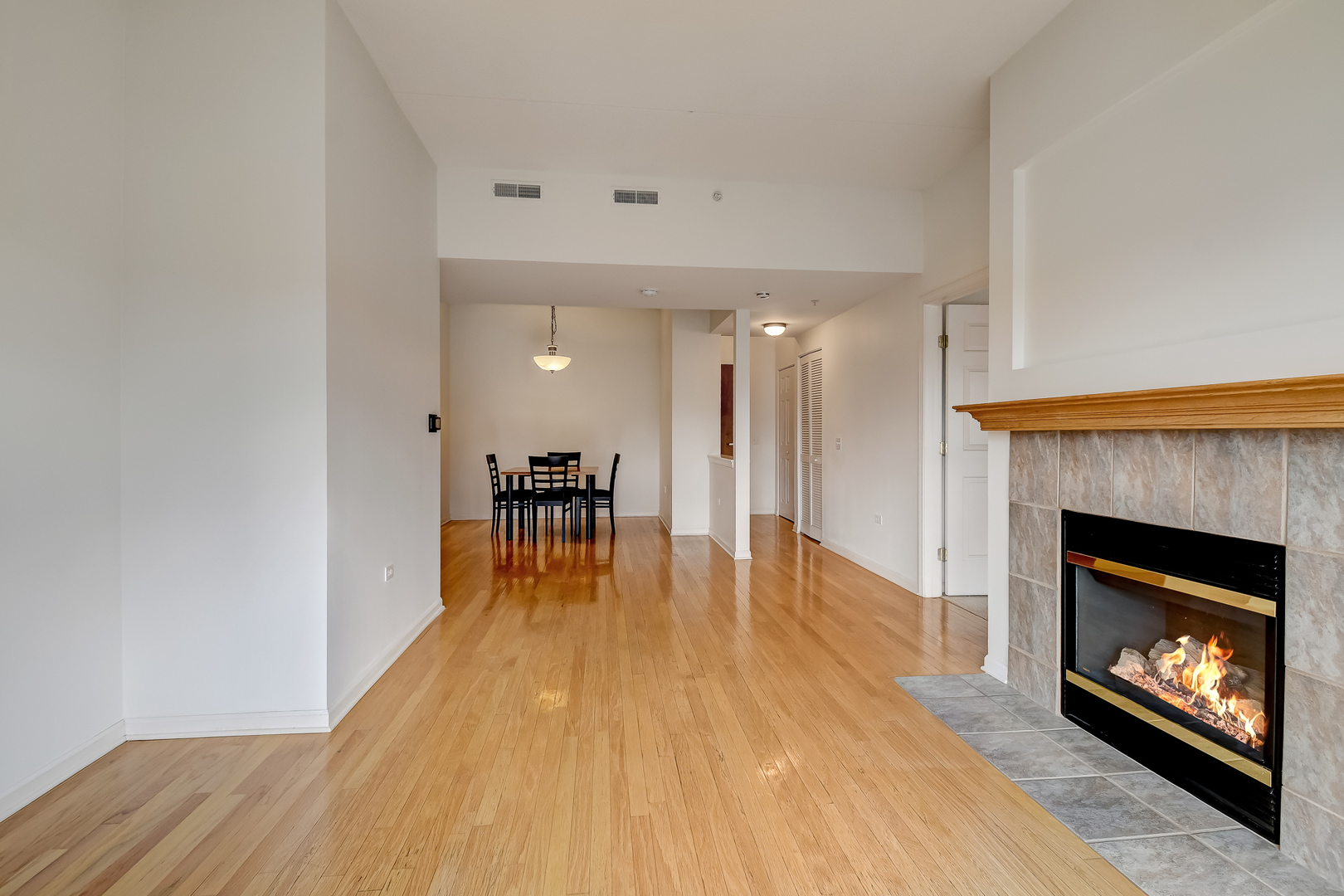 Clarendon Hills, IL 60514