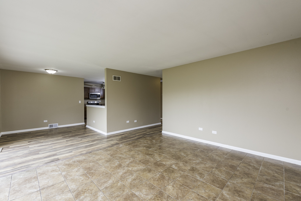 2625 Varonen Avenue, Waukegan, IL 60087