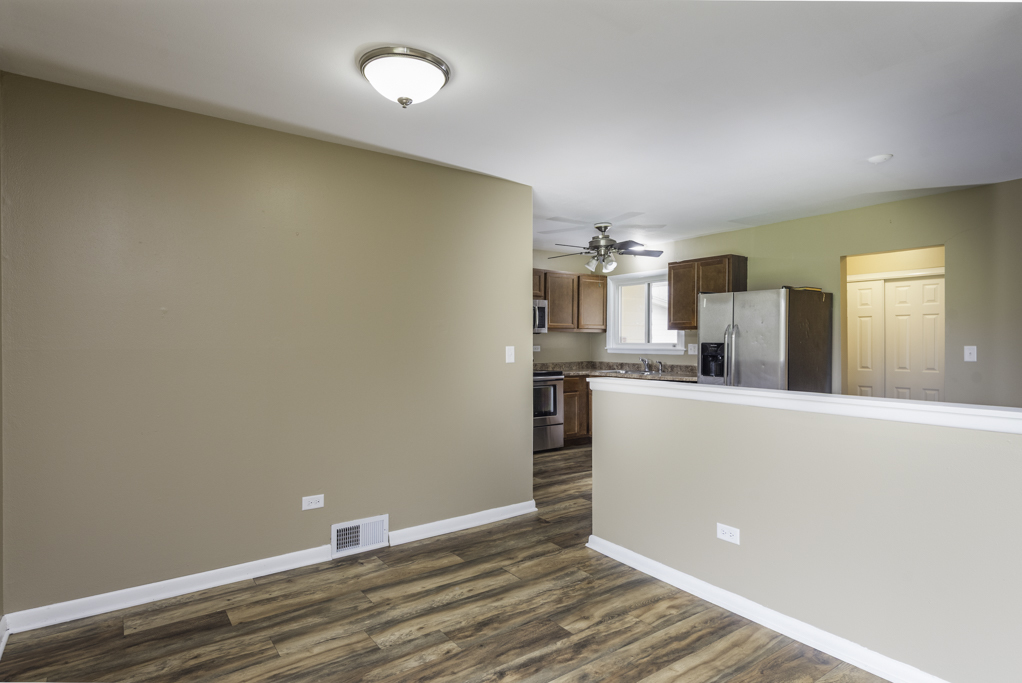 2625 Varonen Avenue, Waukegan, IL 60087