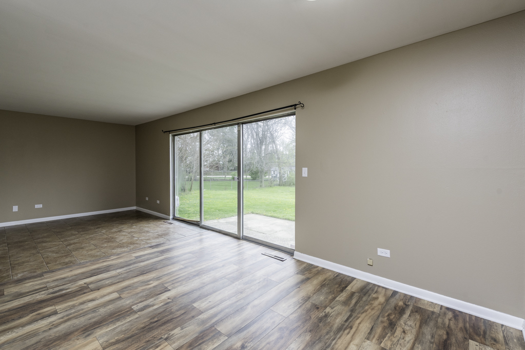 2625 Varonen Avenue, Waukegan, IL 60087