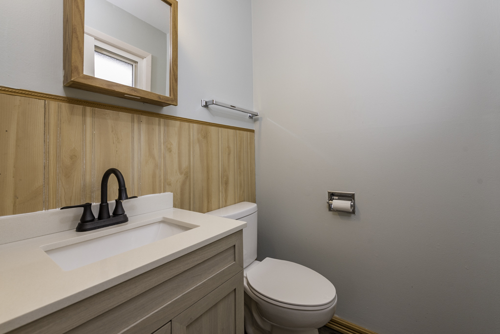 2625 Varonen Avenue, Waukegan, IL 60087