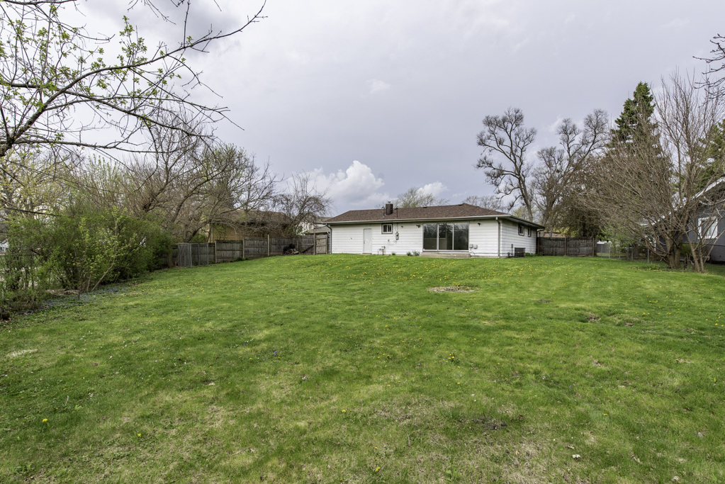 2625 Varonen Avenue, Waukegan, IL 60087