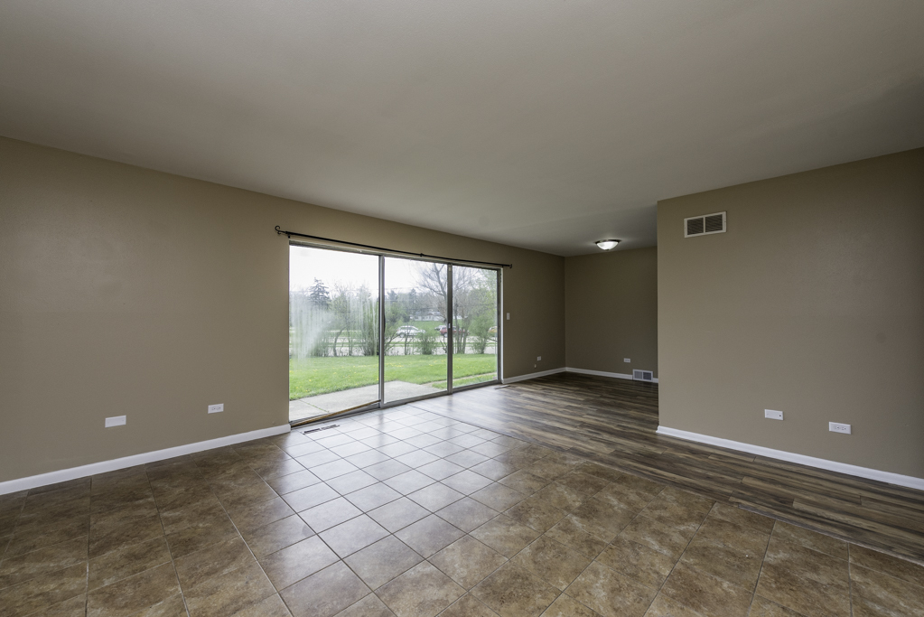 2625 Varonen Avenue, Waukegan, IL 60087