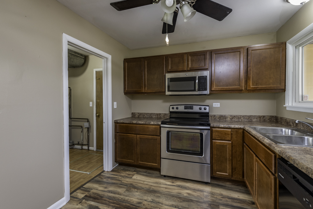 2625 Varonen Avenue, Waukegan, IL 60087