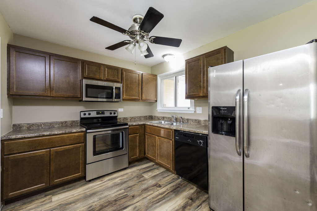 2625 Varonen Avenue, Waukegan, IL 60087