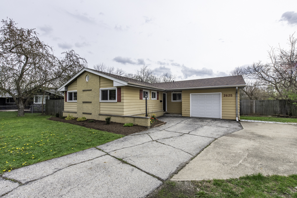 2625 Varonen Avenue, Waukegan, IL 60087