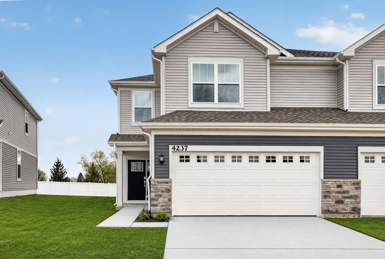 4237 Meadowridge Road, Woodstock, IL 60098