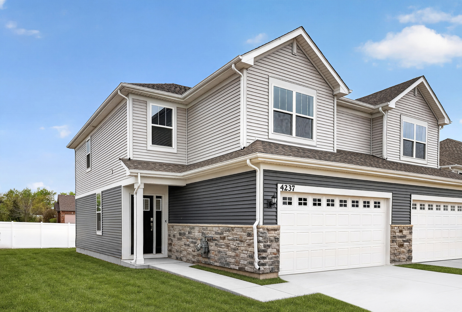 4237 Meadowridge Road, Woodstock, IL 60098