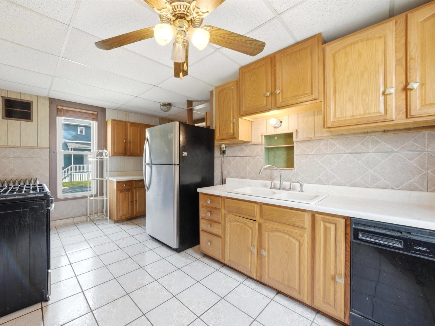 315 Richards Street, Joliet, IL 60433