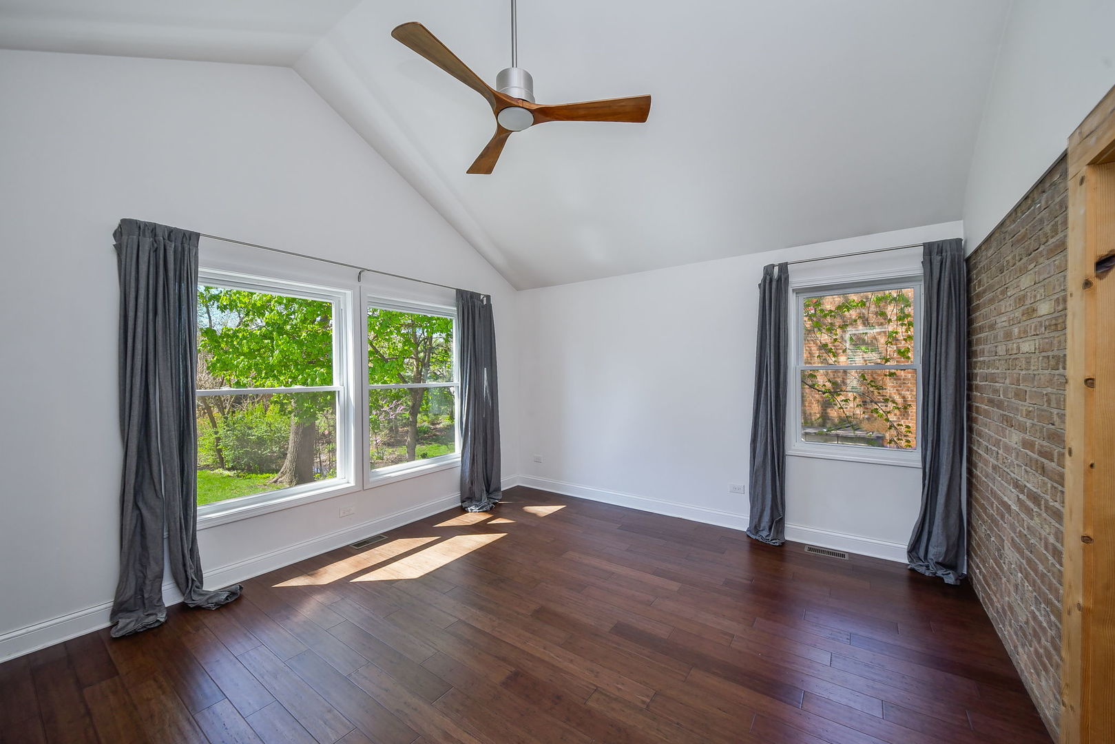 1106 Manchester Road, Wheaton, IL 60187