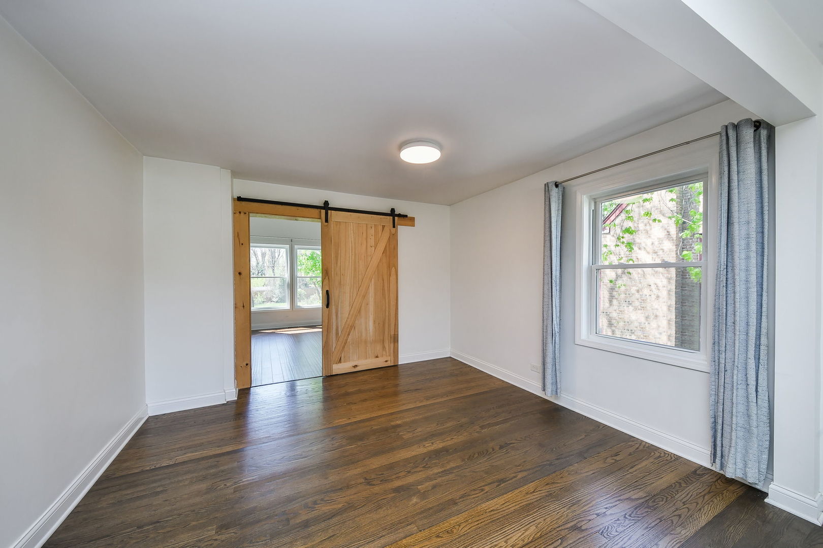 1106 Manchester Road, Wheaton, IL 60187