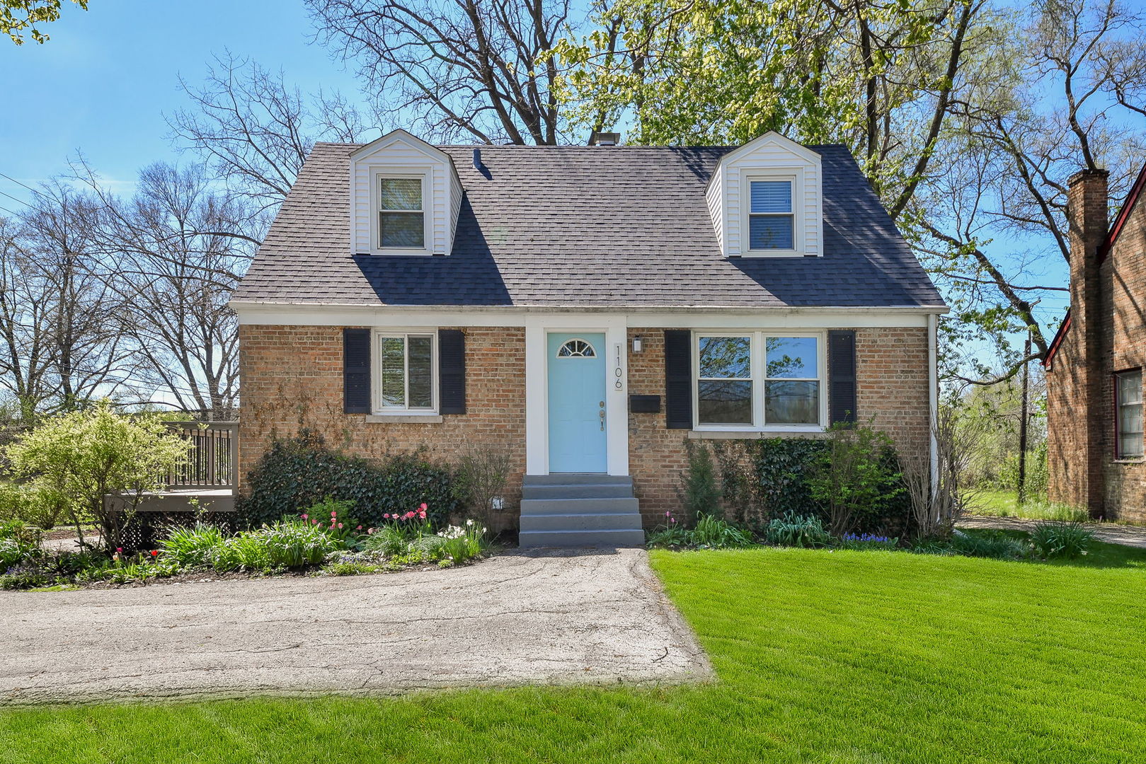 1106 Manchester Road, Wheaton, IL 60187