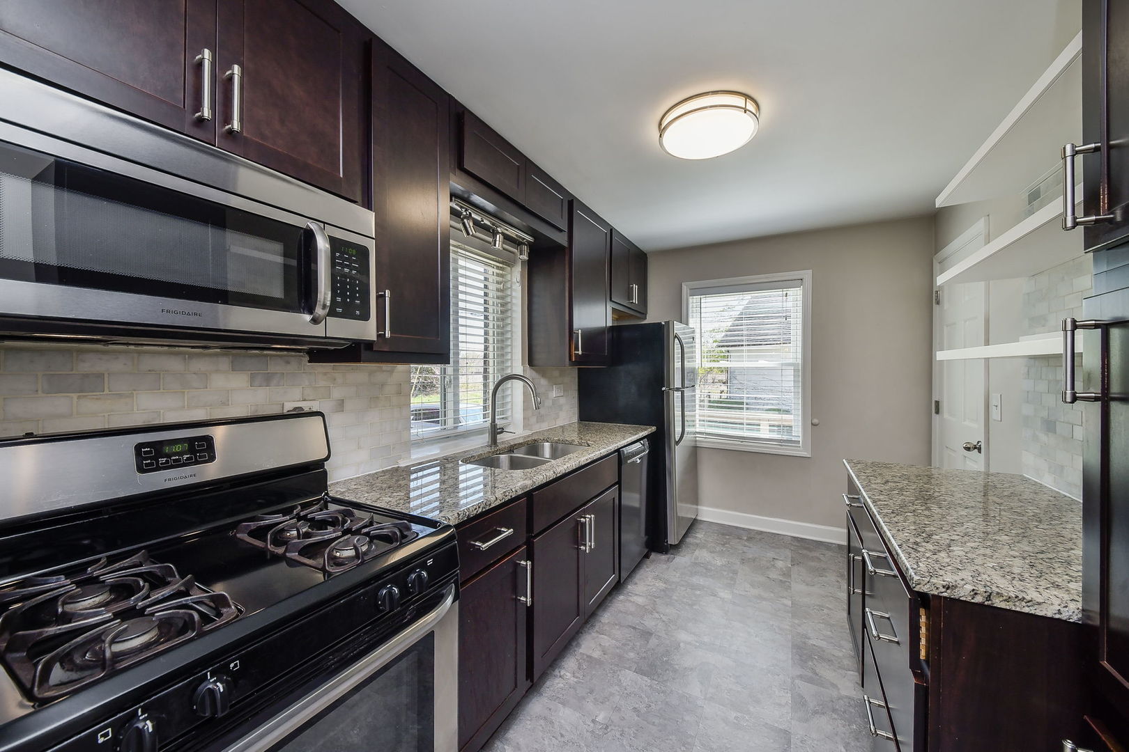 1106 Manchester Road, Wheaton, IL 60187