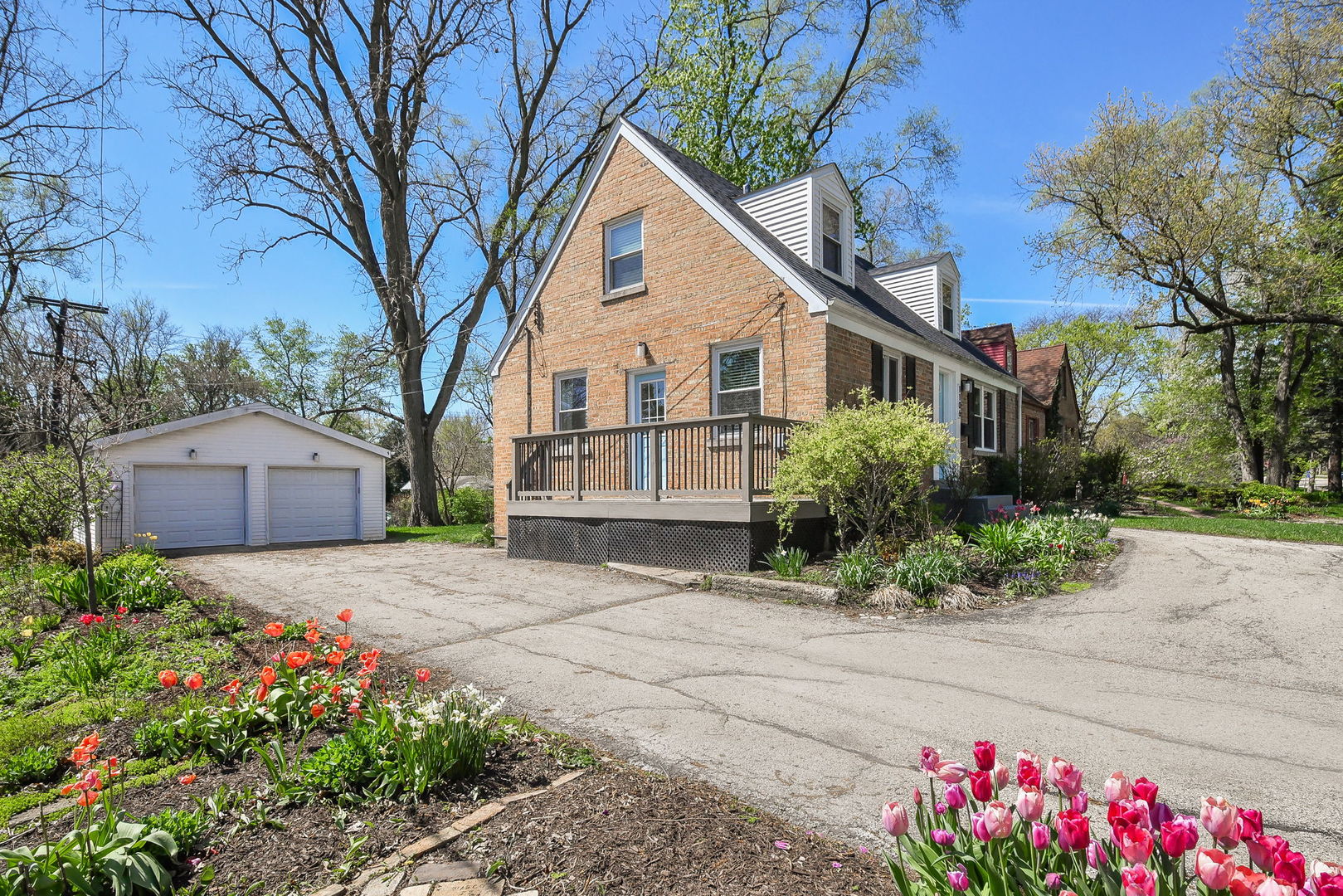 1106 Manchester Road, Wheaton, IL 60187