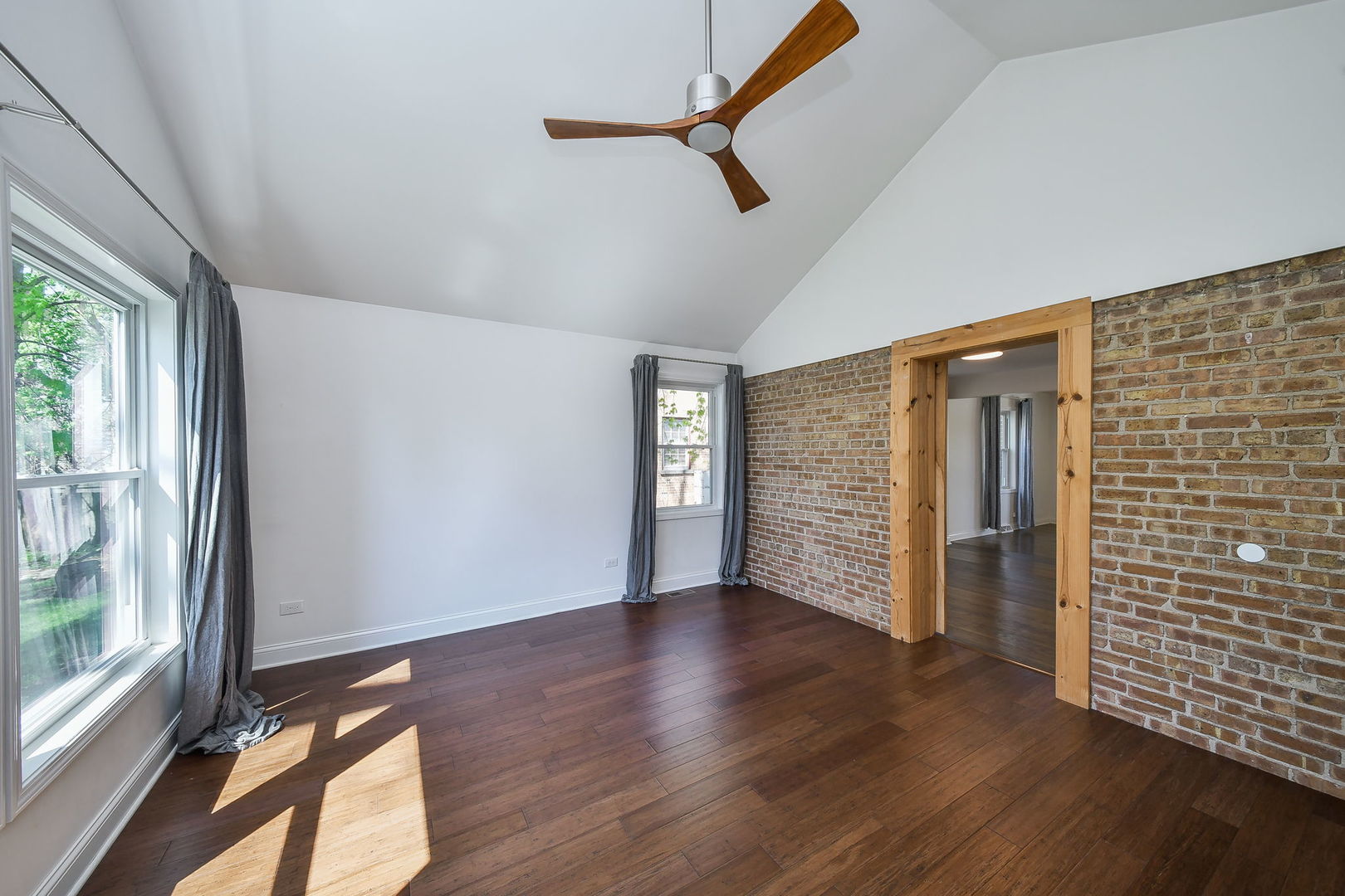 1106 Manchester Road, Wheaton, IL 60187