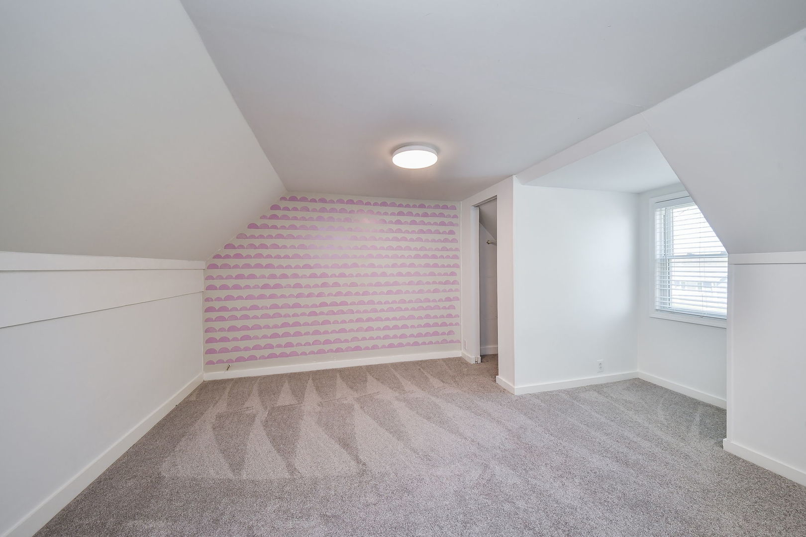 1106 Manchester Road, Wheaton, IL 60187