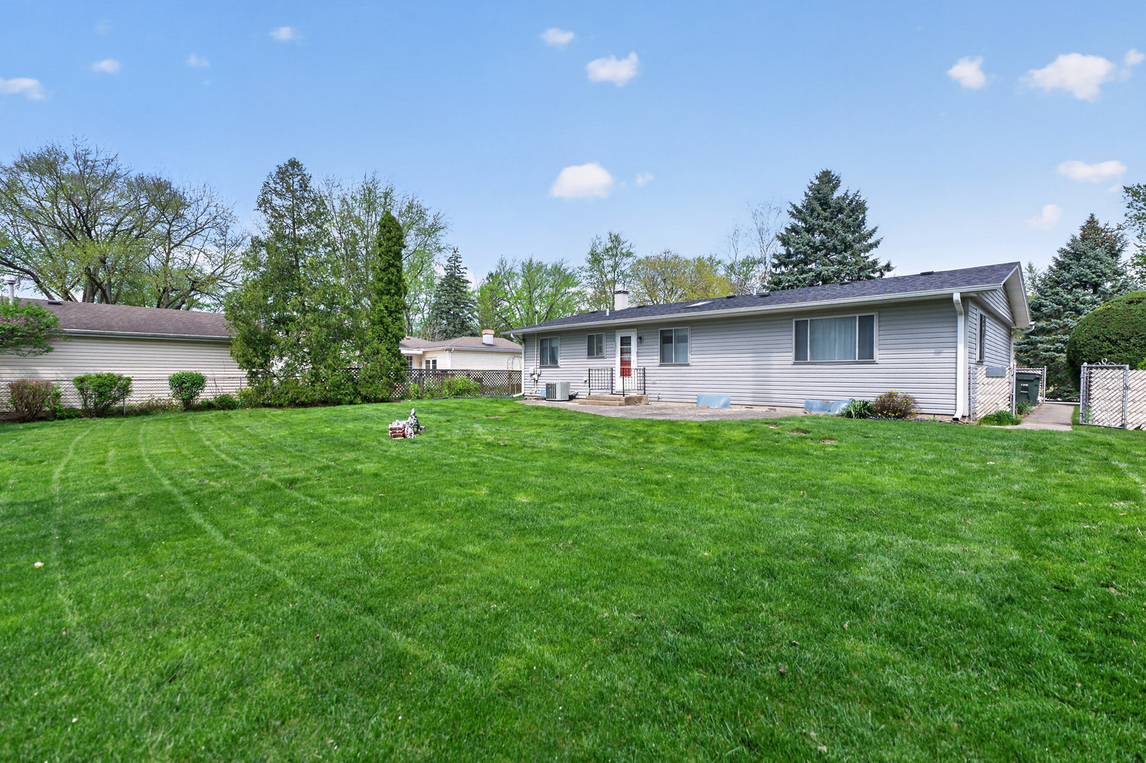 Naperville, IL 60563