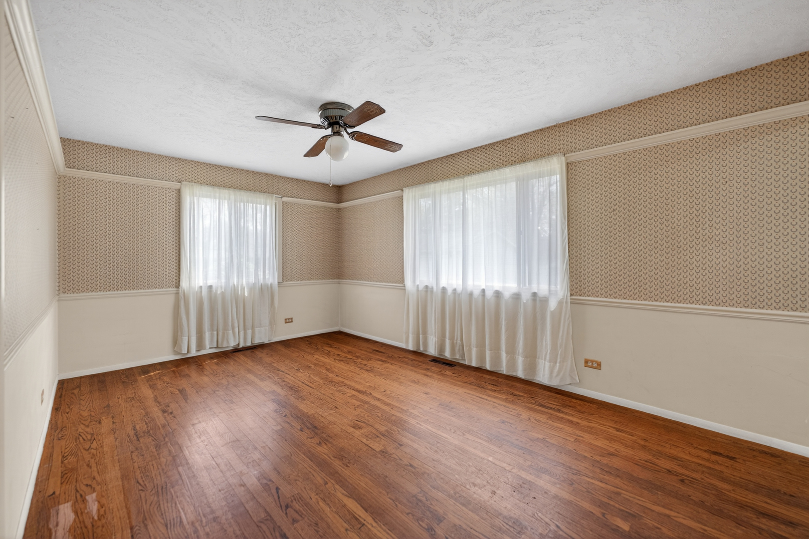 Naperville, IL 60563