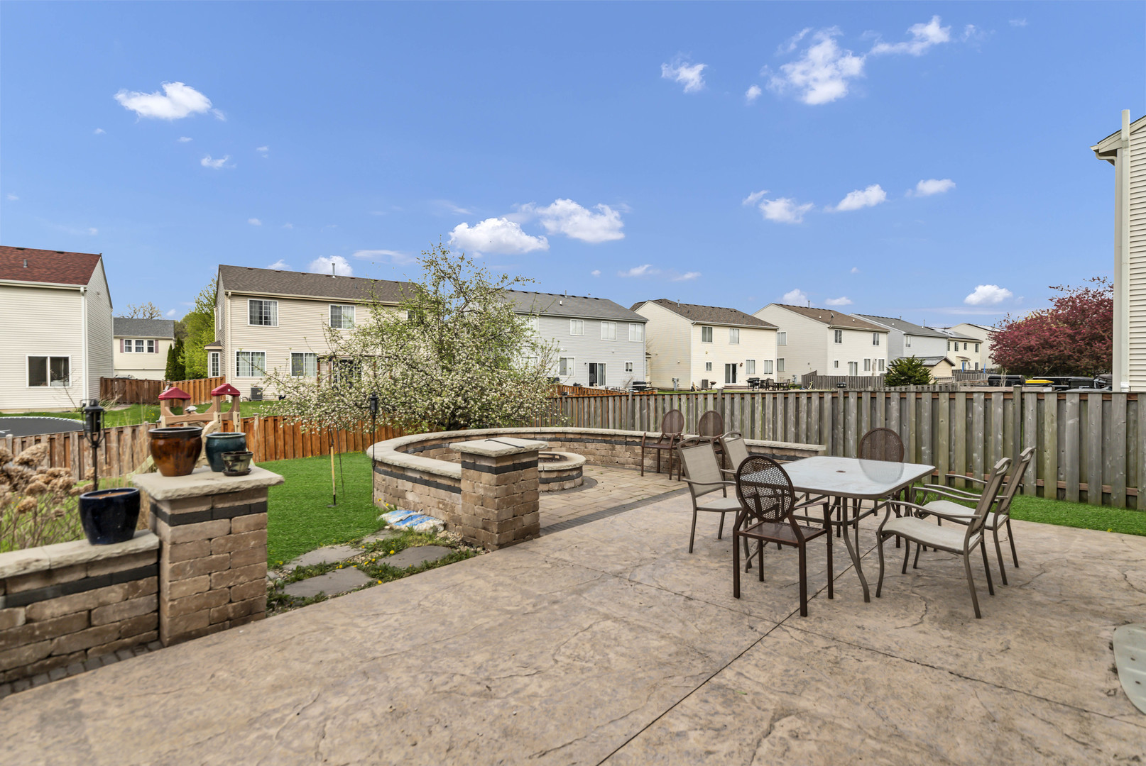 422 Westport Drive, Pingree Grove, IL 60140