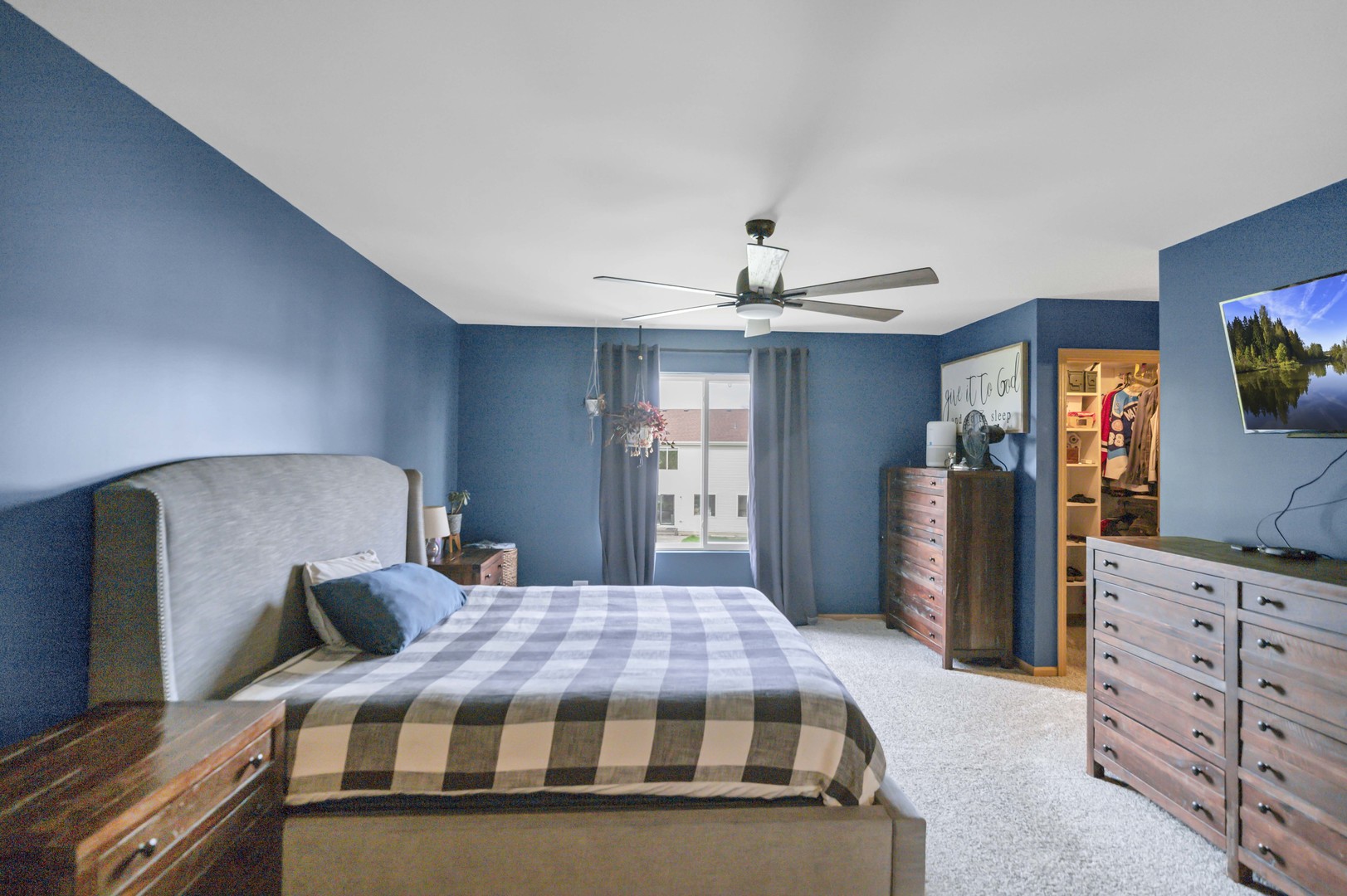 422 Westport Drive, Pingree Grove, IL 60140