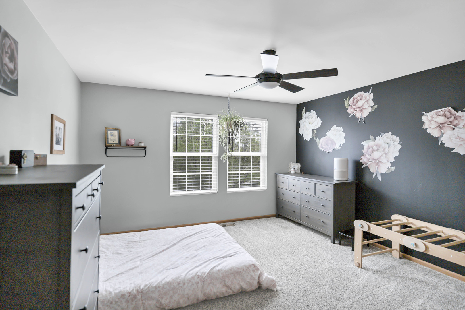 422 Westport Drive, Pingree Grove, IL 60140