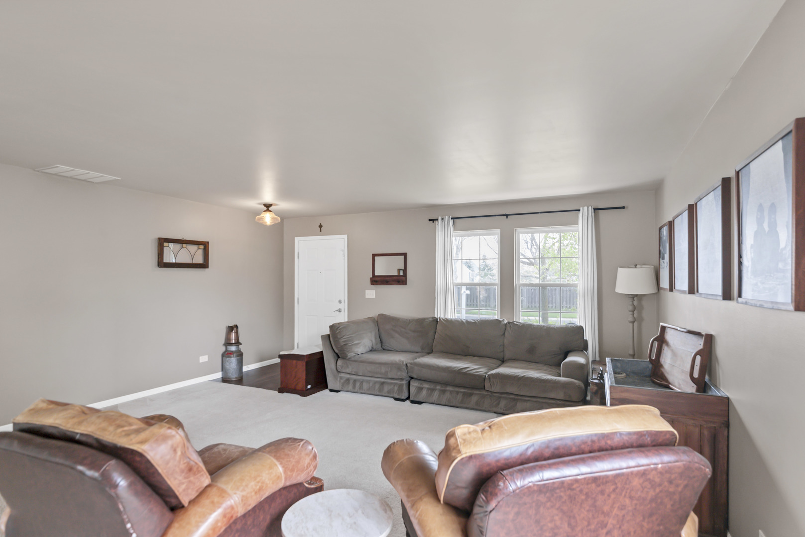 422 Westport Drive, Pingree Grove, IL 60140