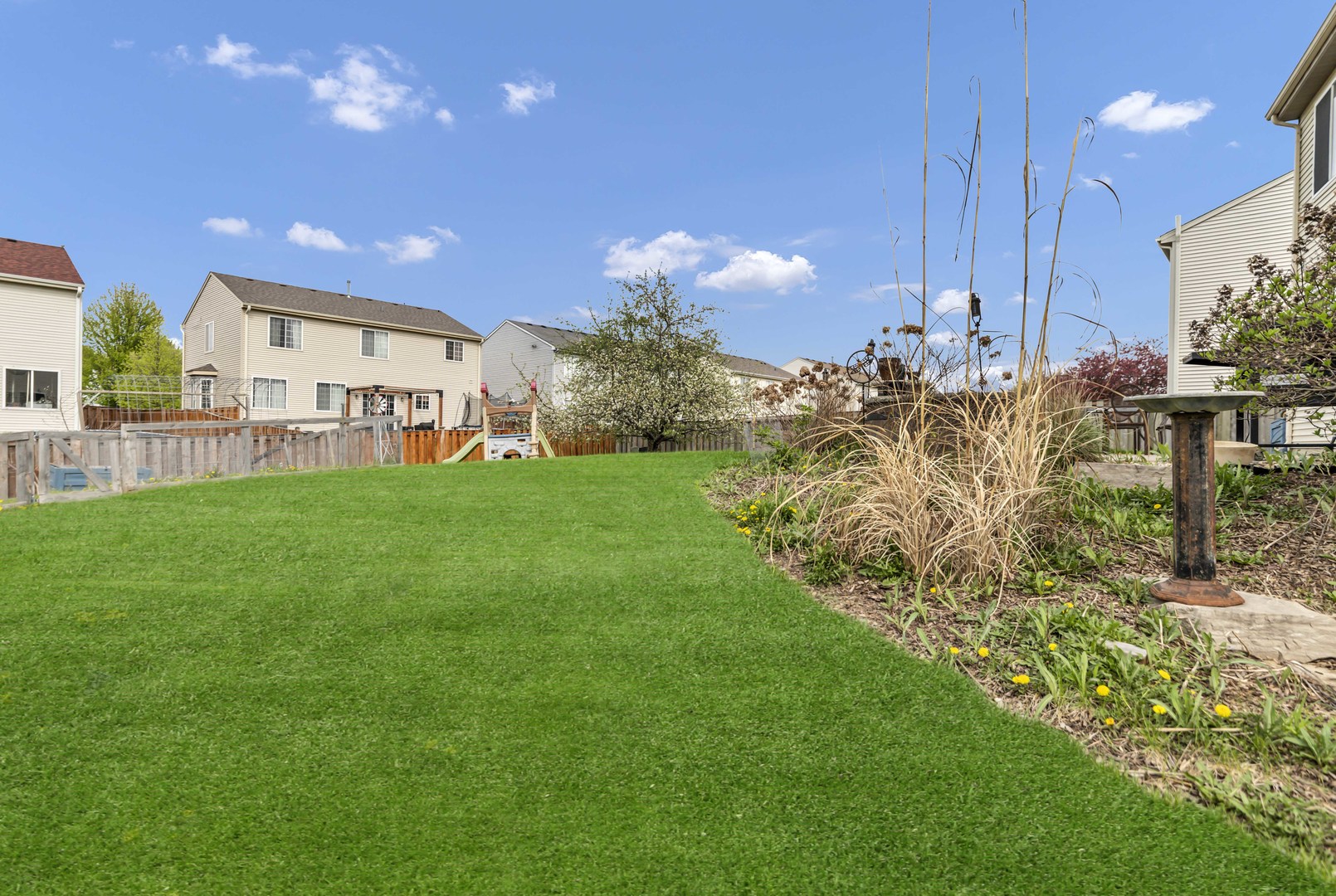 422 Westport Drive, Pingree Grove, IL 60140