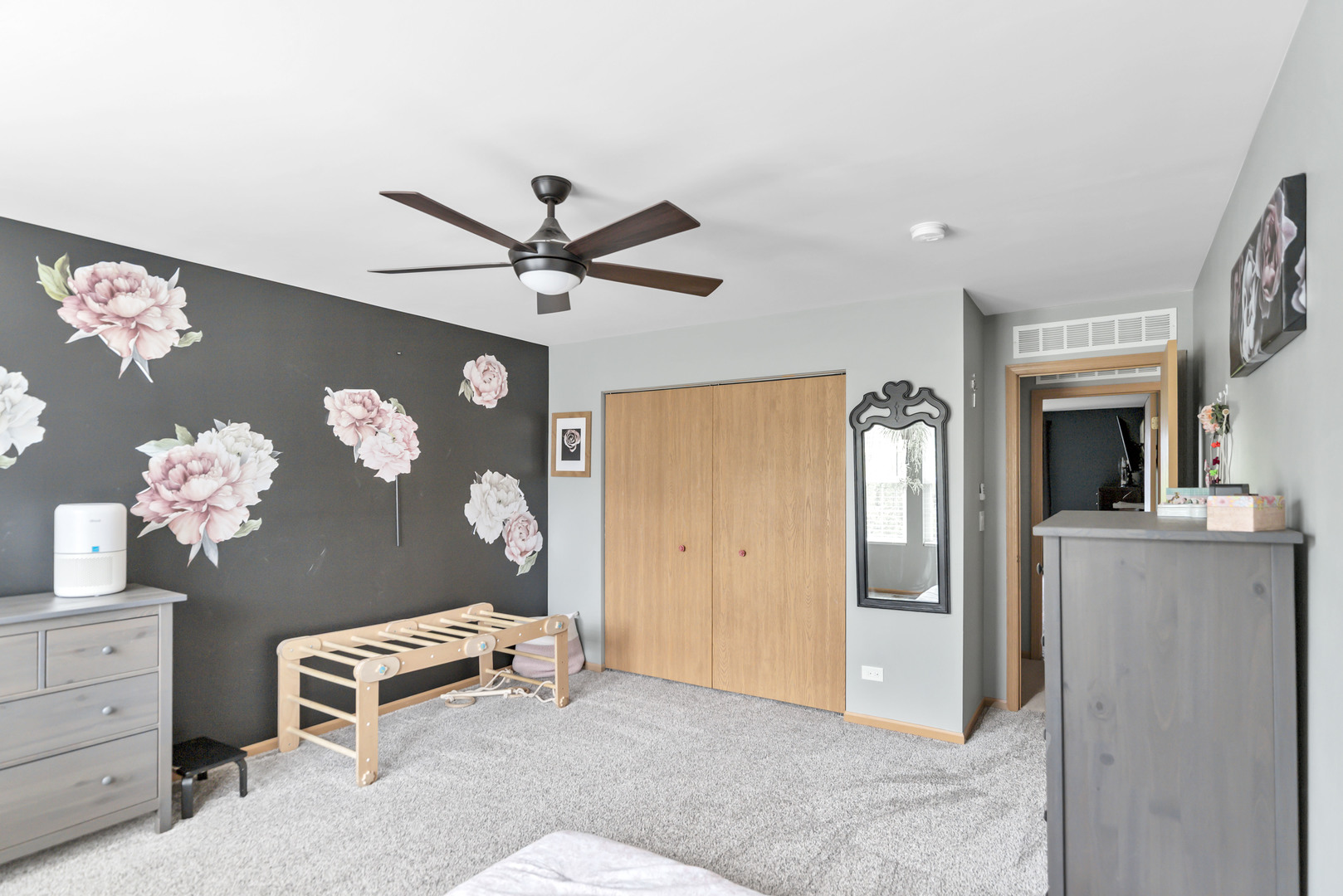 422 Westport Drive, Pingree Grove, IL 60140