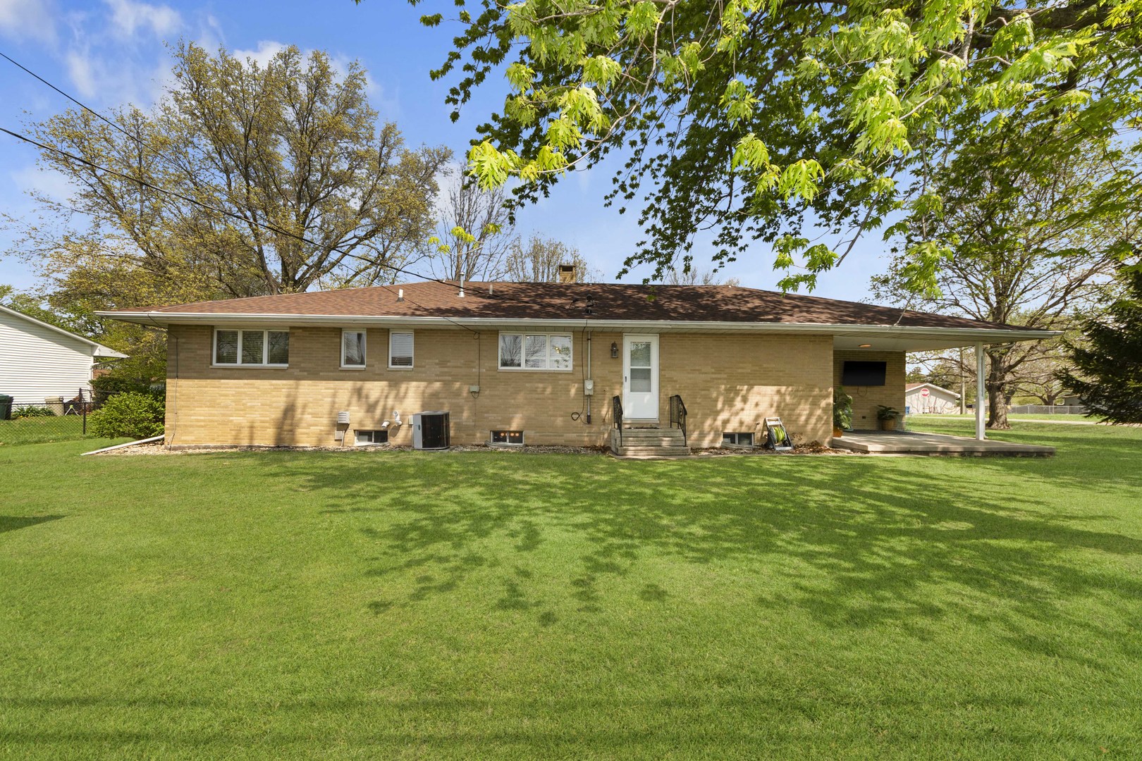 201 Cedar Lane, Minonk, IL 61760
