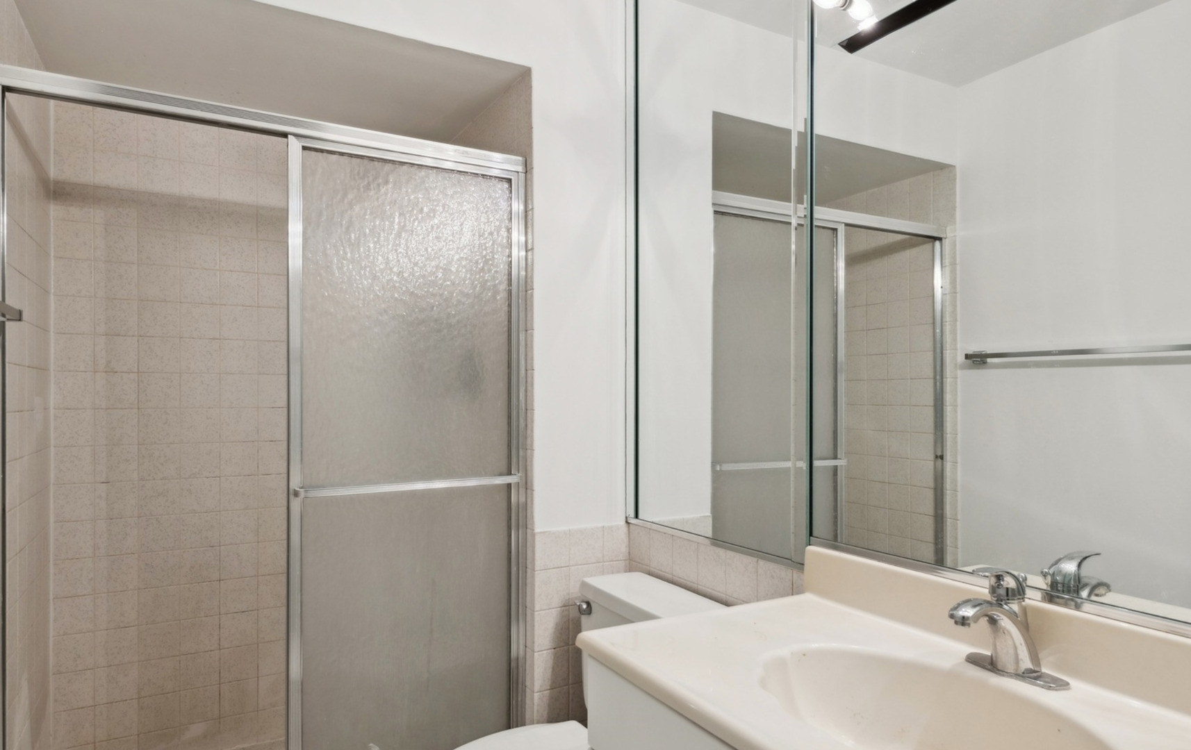 2500 Windsor Mall #1F, Park Ridge, IL 60068