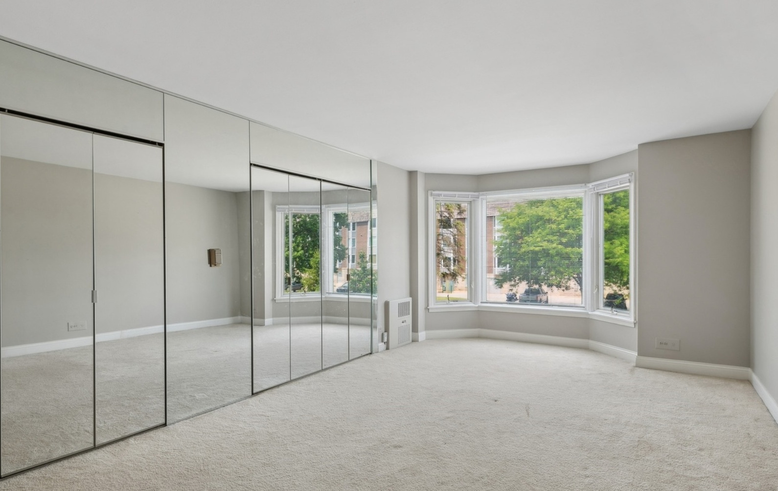 2500 Windsor Mall #1F, Park Ridge, IL 60068