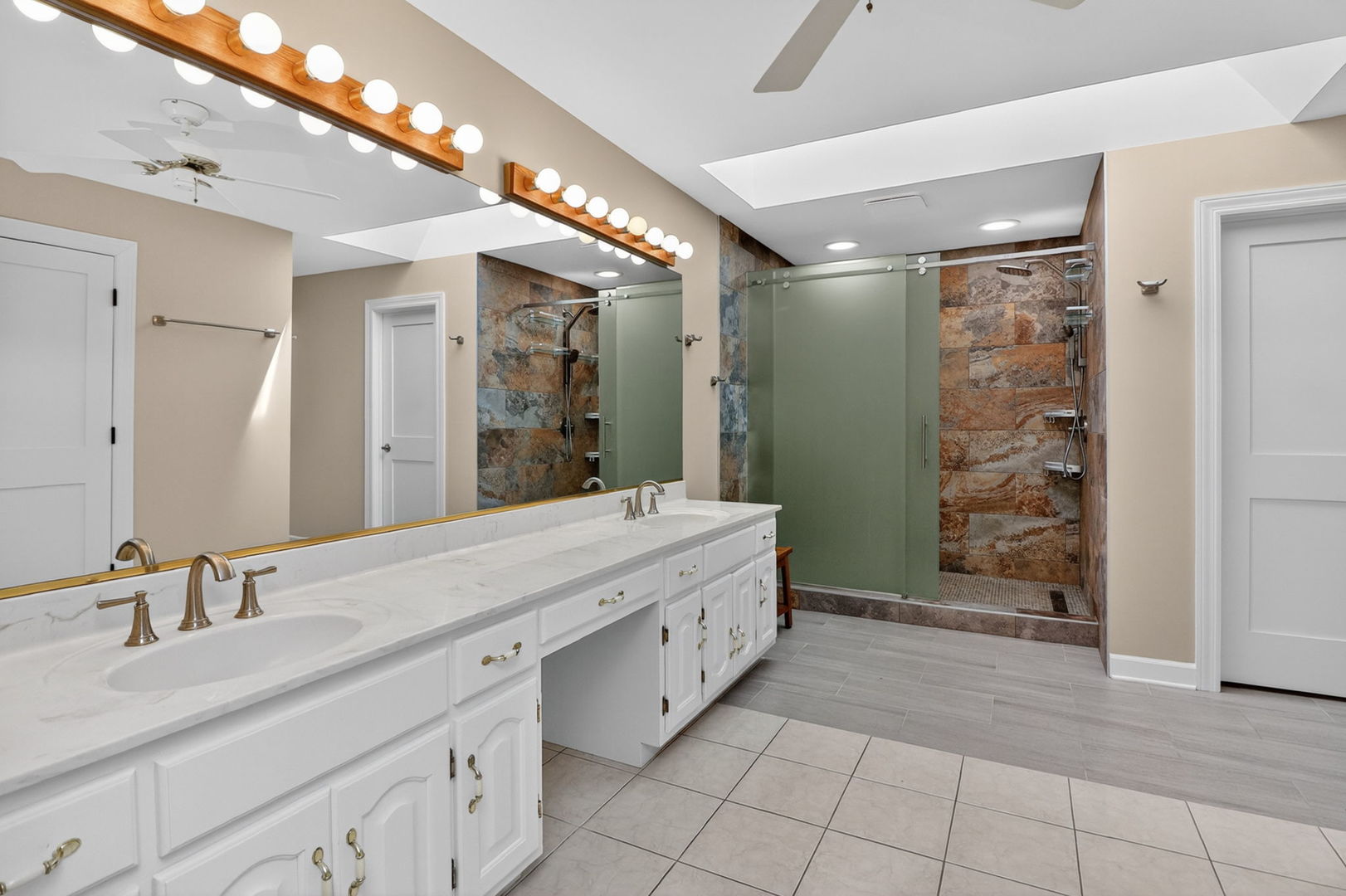 406 E Diane Drive, Palatine, IL 60074