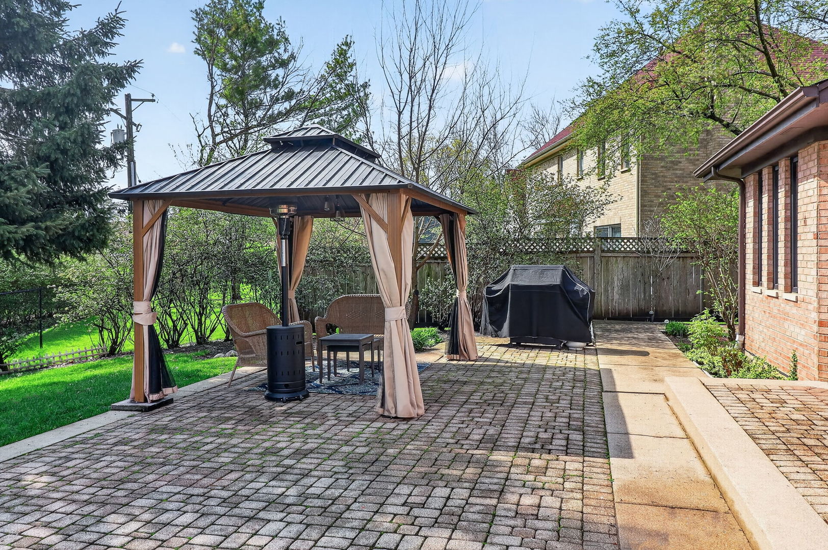 406 E Diane Drive, Palatine, IL 60074