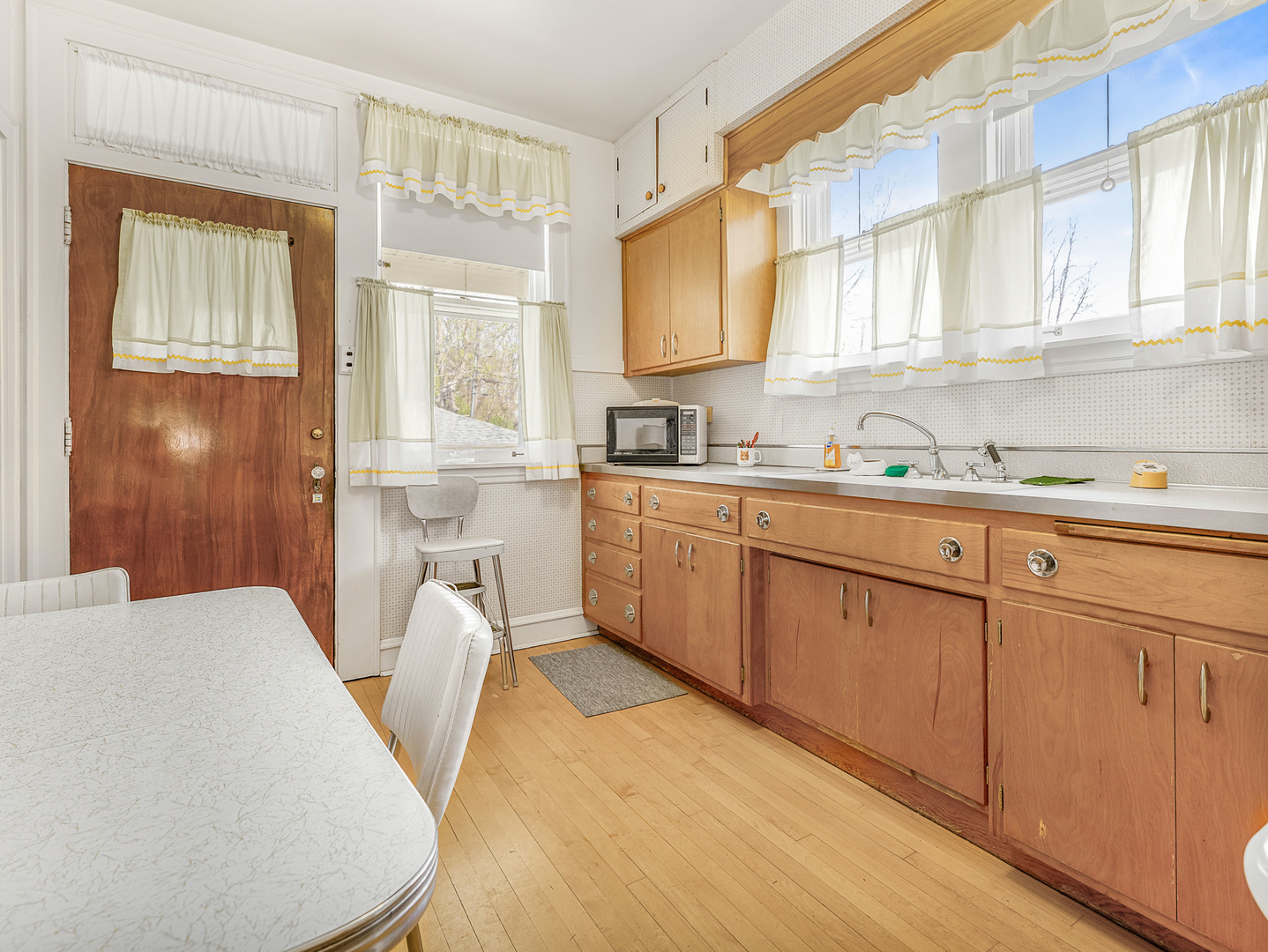 1118 Garden Street, Park Ridge, IL 60068