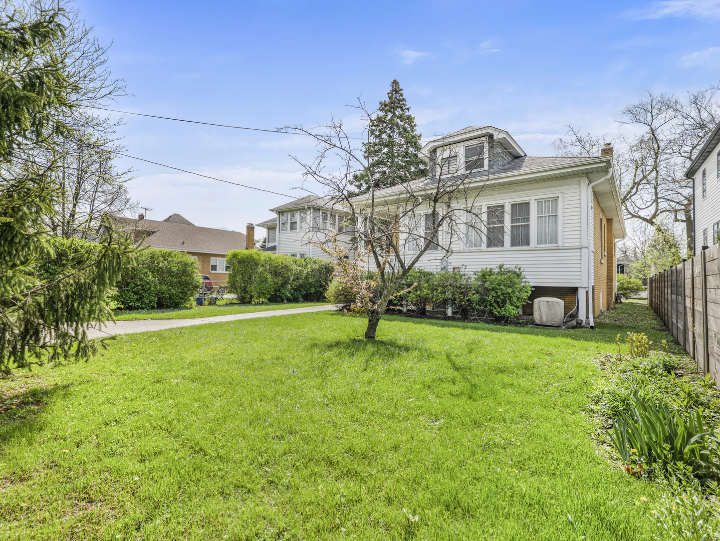 1118 Garden Street, Park Ridge, IL 60068