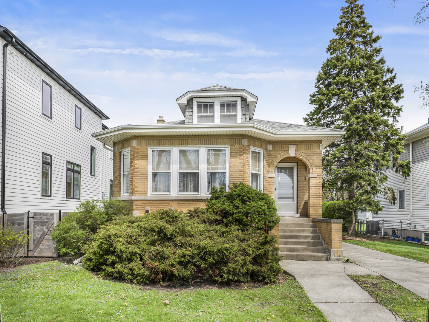 1118 Garden Street, Park Ridge, IL 60068