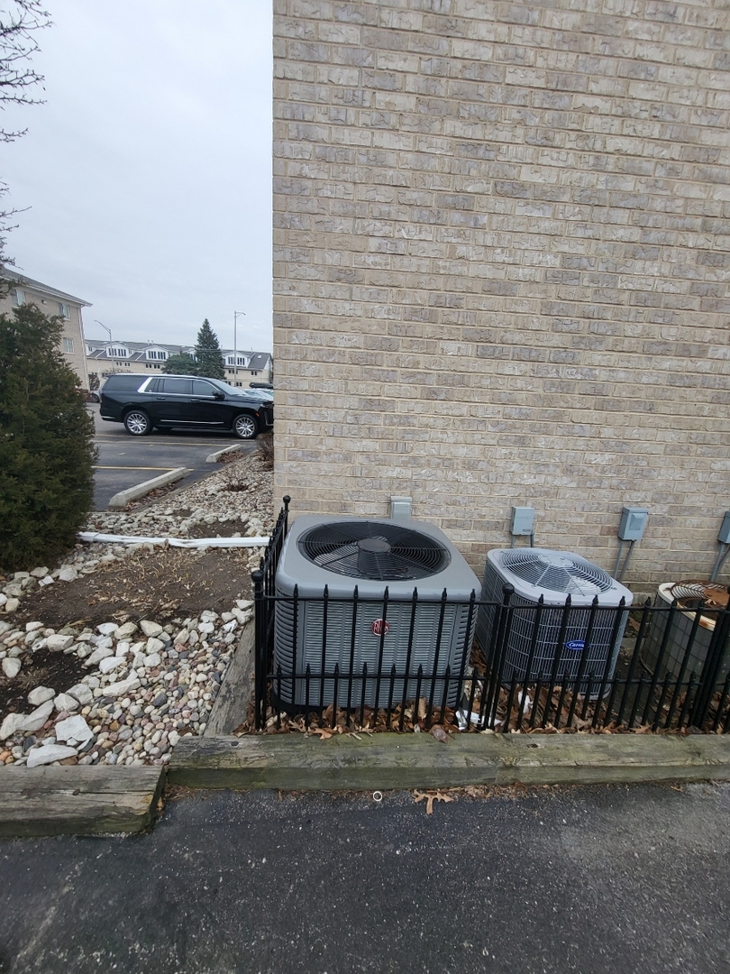 9138 W 95TH Street #3B, Hickory Hills, IL 60457