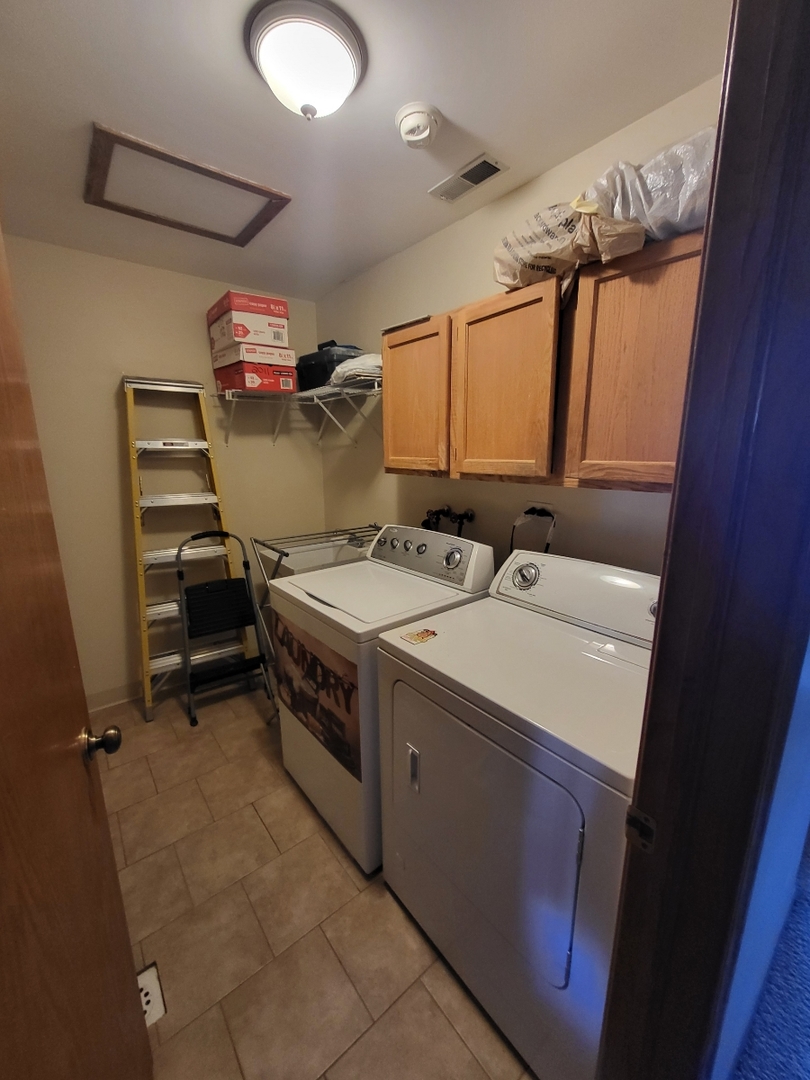 9138 W 95TH Street #3B, Hickory Hills, IL 60457