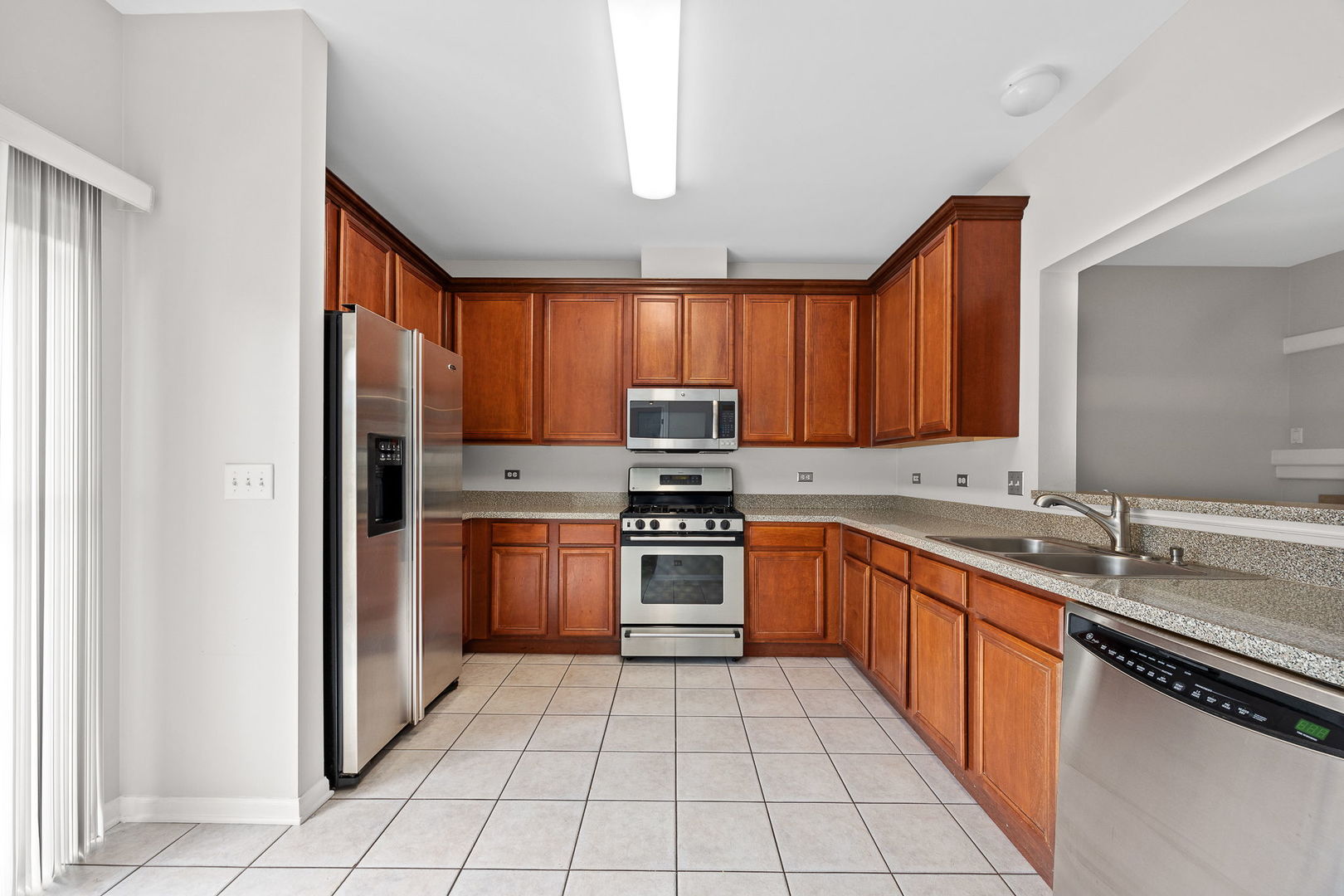 2169 W Concord Lane, Addison, IL 60101