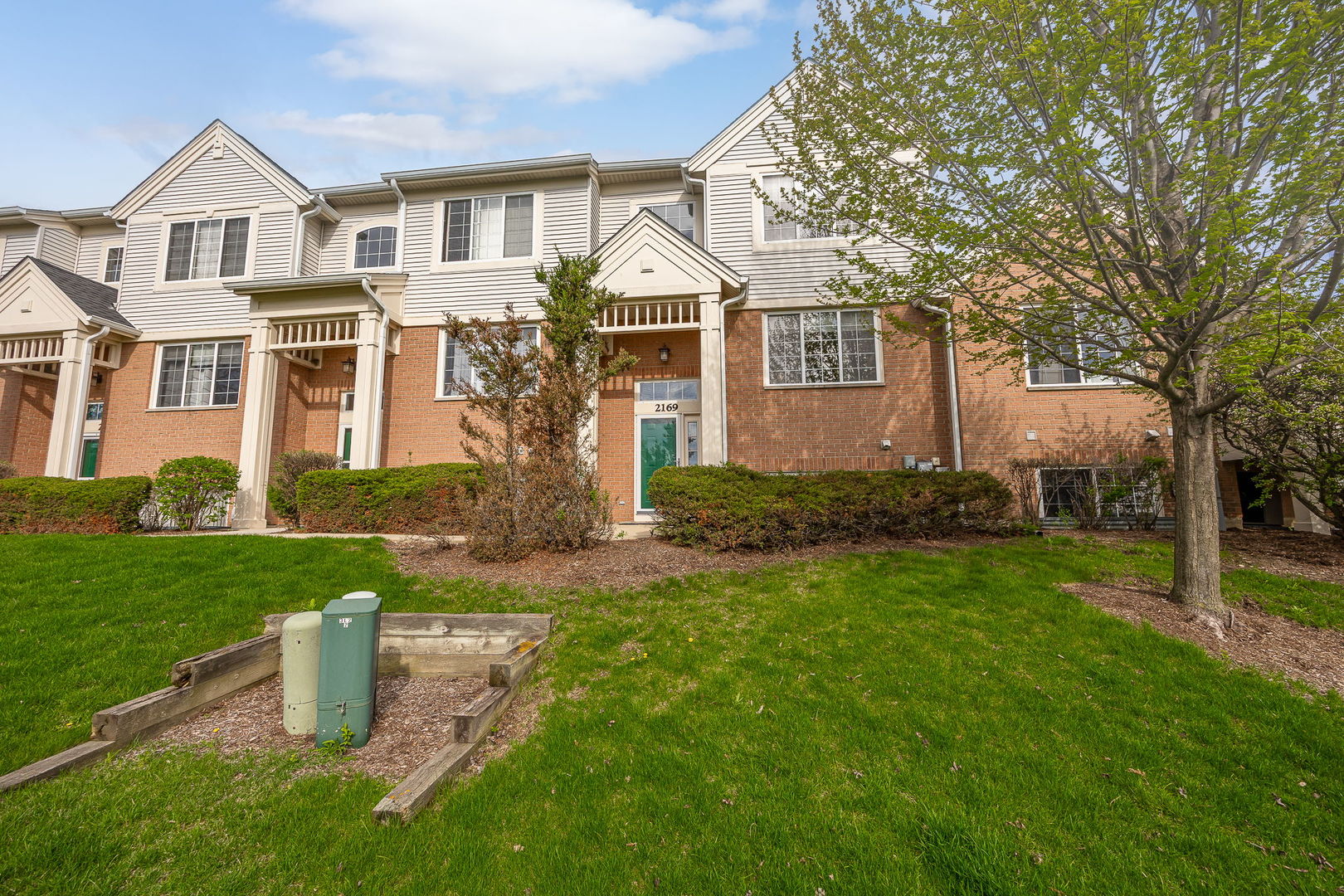 2169 W Concord Lane, Addison, IL 60101