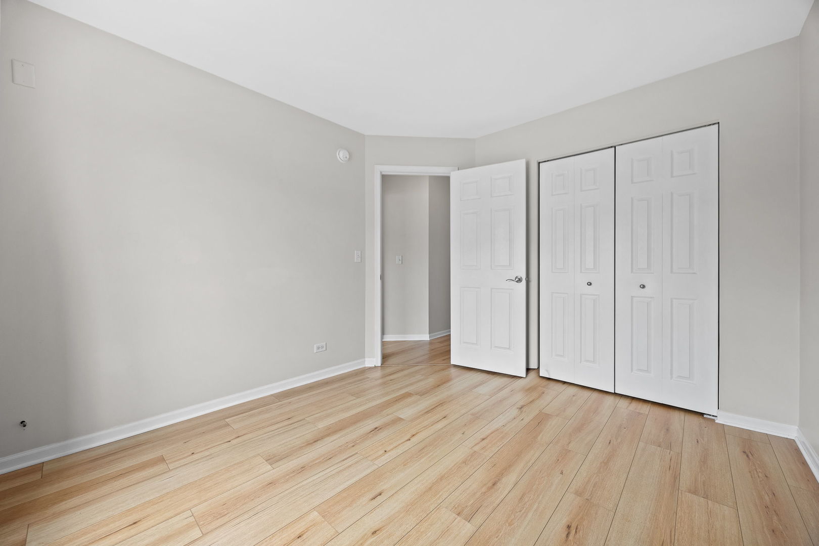 2169 W Concord Lane, Addison, IL 60101