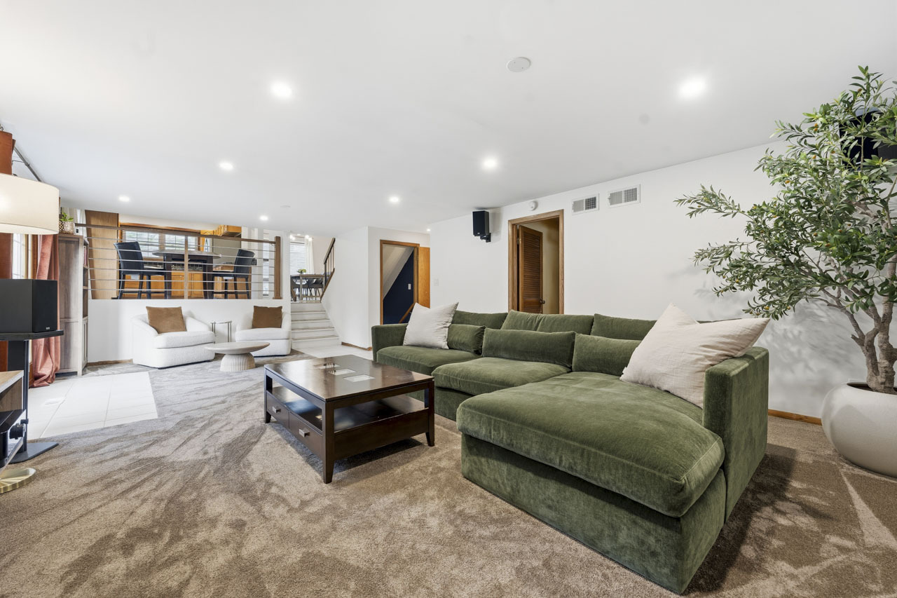 424 Assembly Drive, Bolingbrook, IL 60440