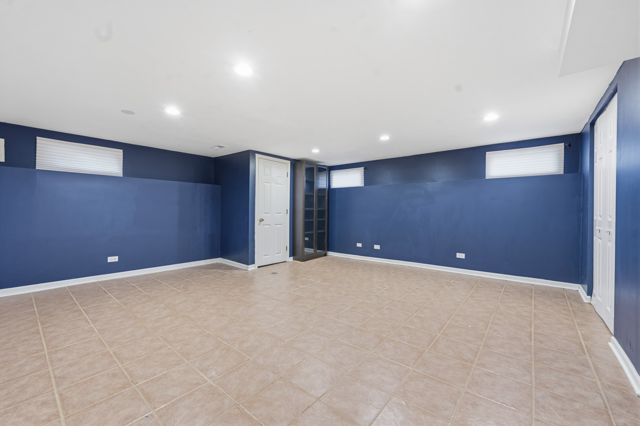 424 Assembly Drive, Bolingbrook, IL 60440