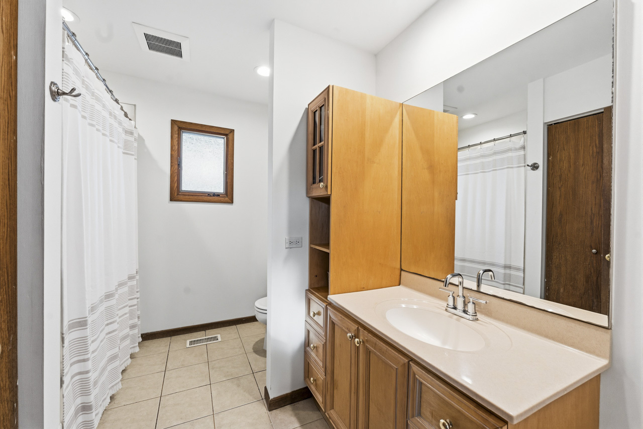 424 Assembly Drive, Bolingbrook, IL 60440