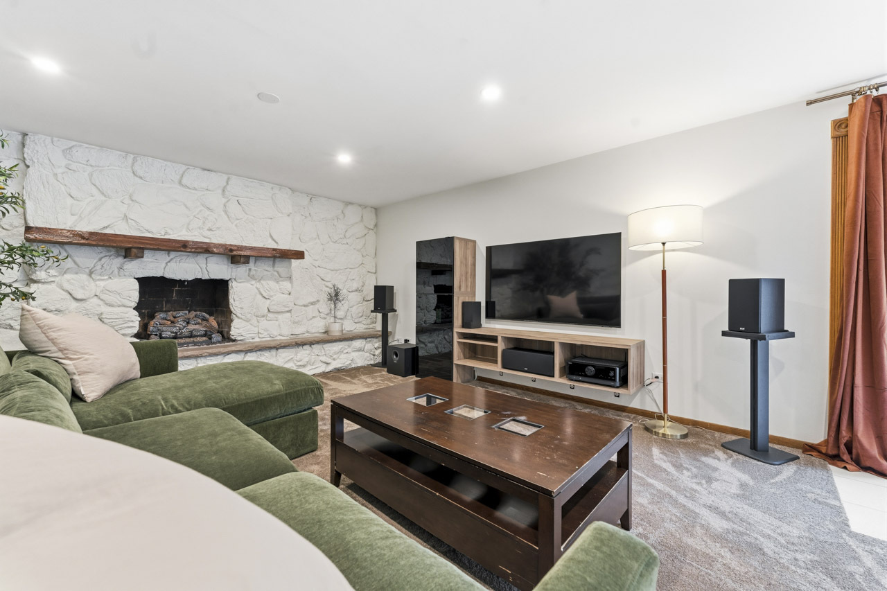 424 Assembly Drive, Bolingbrook, IL 60440